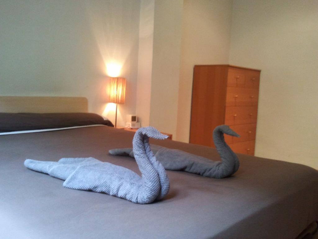Motorsport Barcelona Hostel Zewnętrze zdjęcie