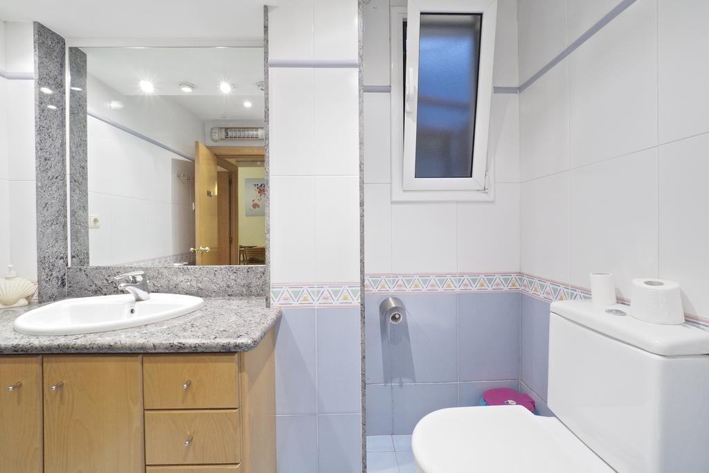 Motorsport Barcelona Hostel Zewnętrze zdjęcie